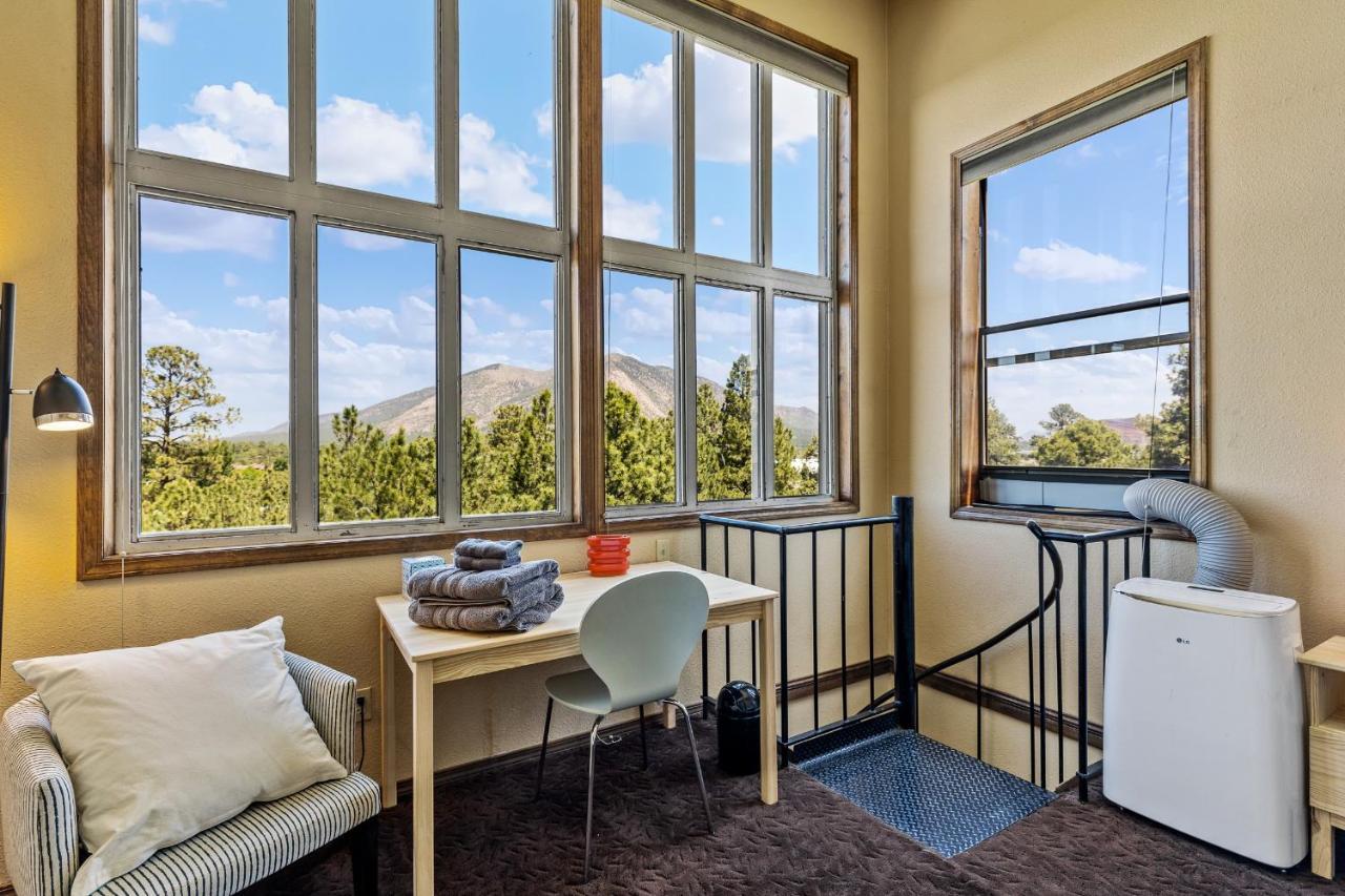 Delightful 1 Bdrm Country Club Retreat With Mt Elden Views! Villa FlagstaffFlagstaff  Kültér fotó